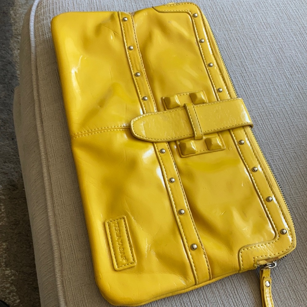 Yellow clutch